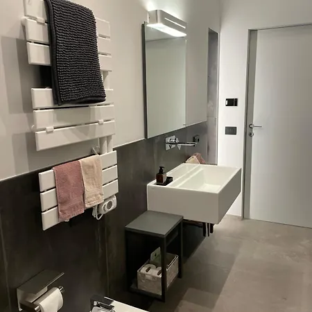 La Vecchia Officina Civico29 Rooms&breakfast 3* Como